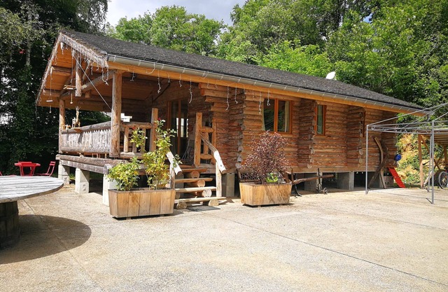 The lumberjack log cabin