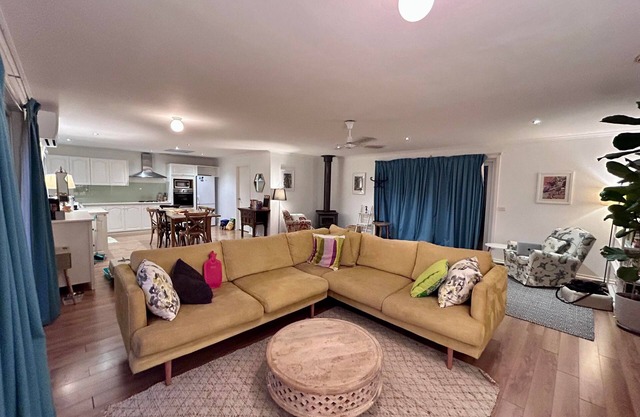 The Magic Beach Cottage, walking distance to beach