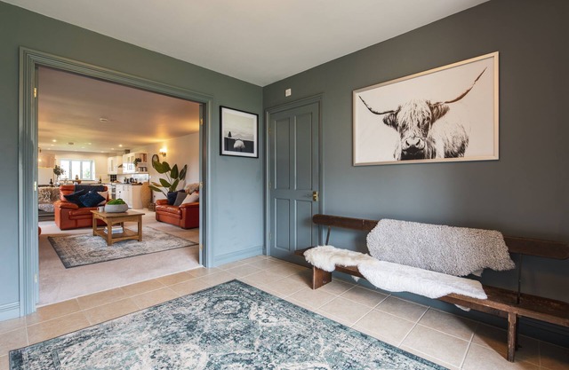 The Manor at Bogee Farm - sleeps 6 guests in 3 bedrooms