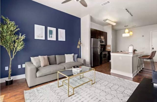 The Mariposa: Elegant 1BR Mid-Century Loft