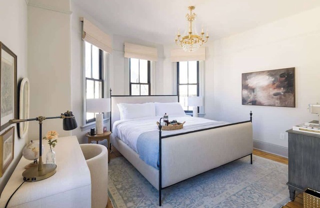 The Mermaid Suite – Luxury Suite Steps from Thames
