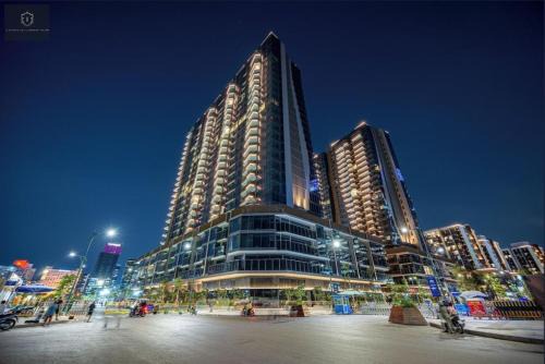 The Metropole Deluxe Apartment View City