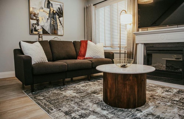 The Miner's Den - NEW 4BED Executive Home