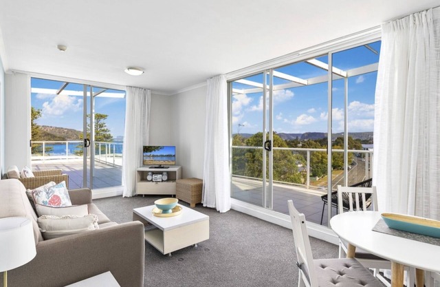 THE MINI PENTHOUSE - ETTALONG BEACH RESORT