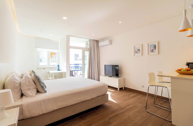 The Navigator - Ocean Heights