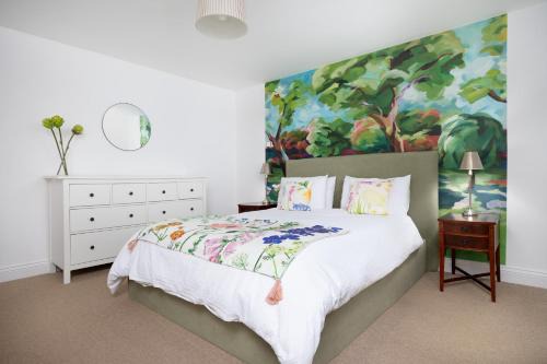 The Nest - countryside apartment in Spalding with outdoor heated pool