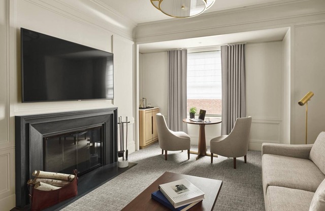 The Newbury Boston, 2 Classic Fireplace Suite!
