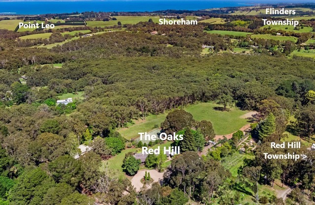 The Oaks Stunning Red Hill Country and Coastal Home 15 Acres, Wineries, Beaches