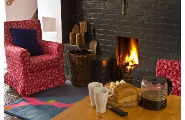 The Old Deanery Cottage 1 - sleeps 7 guests in 3 bedrooms