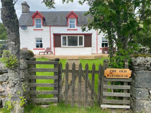 The old Farmhouse Minutes from lochness