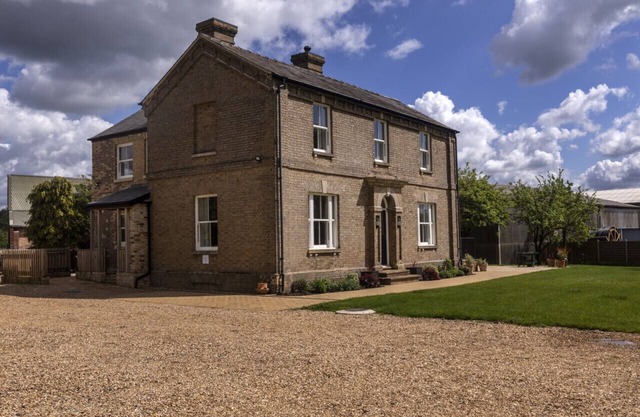 The Old Farmhouse · Stunning farmhouse in Cambridgeshire countryside