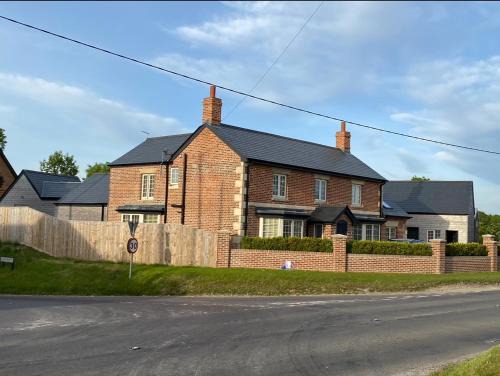 The Old Pub - Boutique Private Cellar, Sauna & Gym, King Size Bed, Self Contained Kitchenette including Continental Breakfast, Snacks and Mini Bar