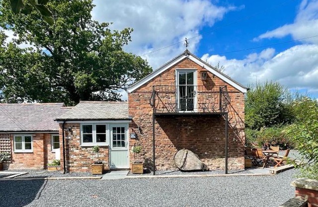 The Old Smithy, beautifully restored cottage in Carreghofa, near Llanymynech