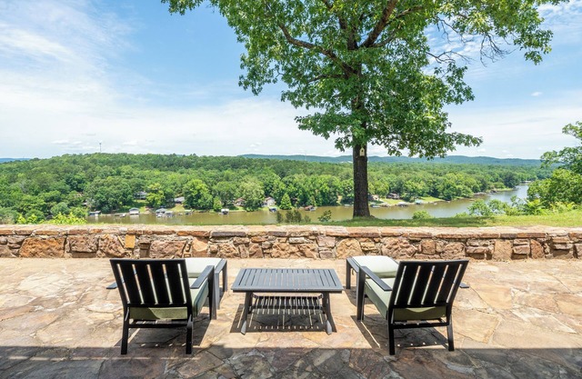 The Overlook - best views on the lake!