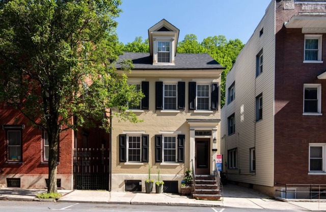 The Owl House on Broadway – Historic Home with 3 King Bedrooms and 3.5 Baths