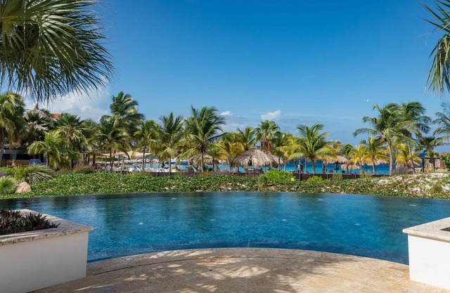 The Pearl of Blue Bay breathtaking views. Check it out for your family!