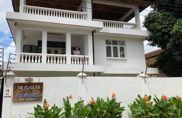 The Place to B&B - The Poolhouse