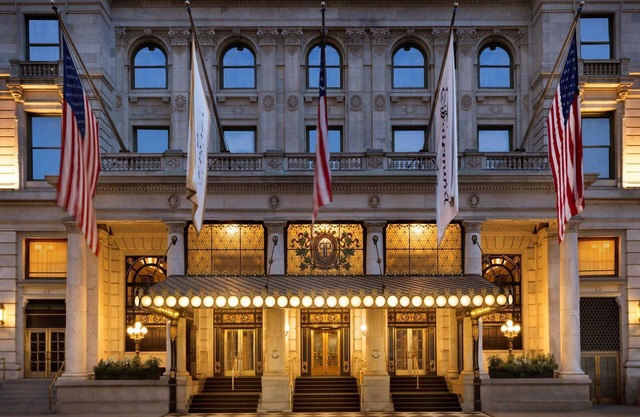 The Plaza-Carnege Suites, 5th. Avenue and Central Park