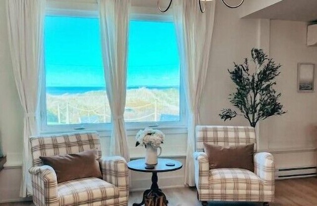 The Port Maitland Beach Housen