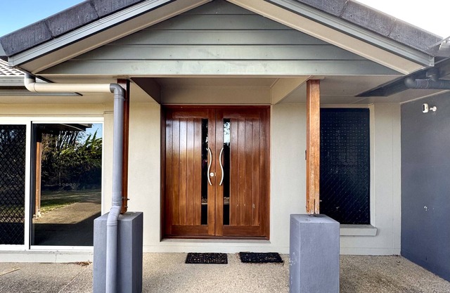 The Ranch - 4brm/3bth/AC/Pooln10 minutes from most everything