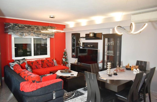 The Red House Δίπλα στον Μύλο των Ξωτικών