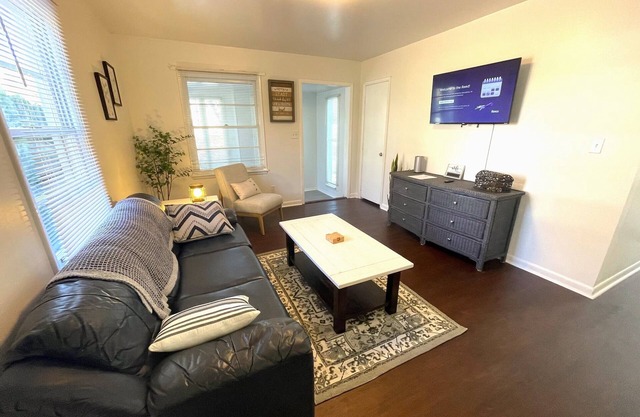The Reed/Modern Refined Cozy Contemporary
