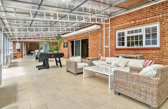 The Residence at Ascot- 6 bed