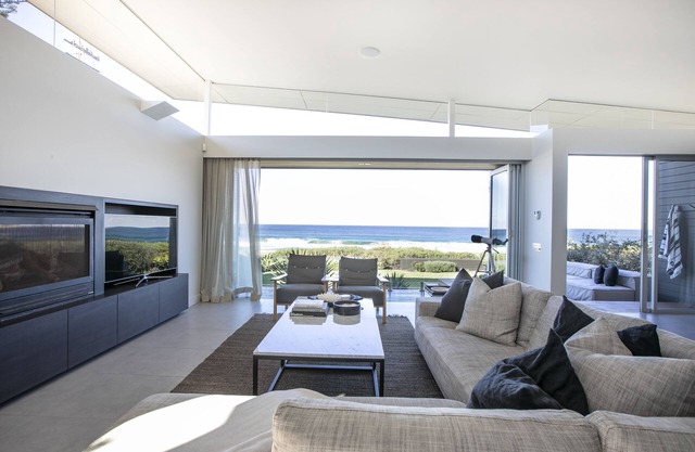 The Retreat at North Avoca - Absolute Beachfront