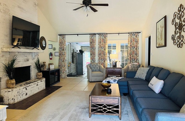 The Retreat - Entire Residential Home!