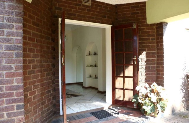The Riverton Garden Suite