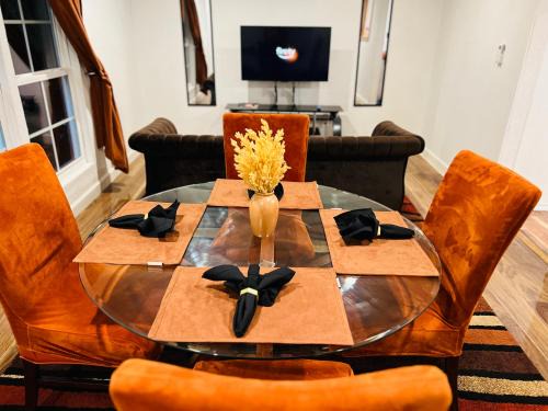 The Sabine River Retreat - The Black Collection