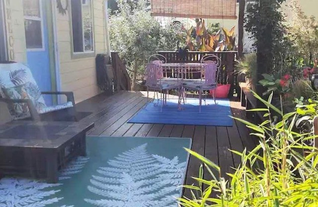 The Salty Mermaid retreat~stunning ocean/mountain/sunset views ~dog friendly