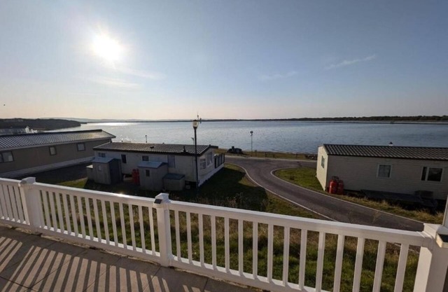 The Seaflower - With Lake Views