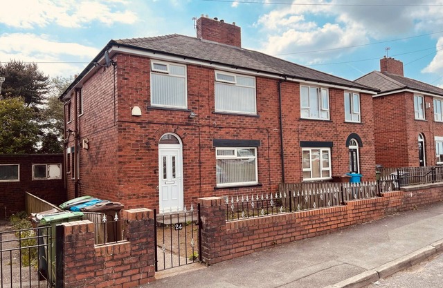The Serene Stays - 3 Bed Home in Oldham Manchester