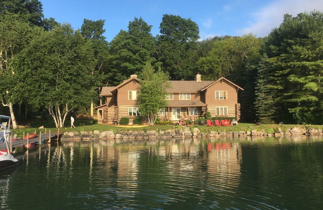 The Shadow Trails Inn- 'The Lodge' on Walloon Lake