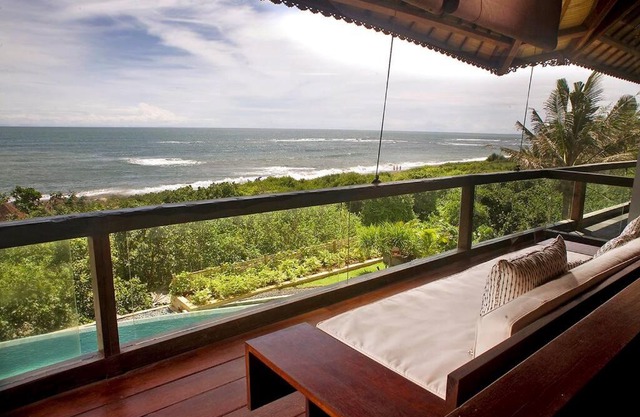 The Shore Villa - 5 Bedrooms - Beachfront
