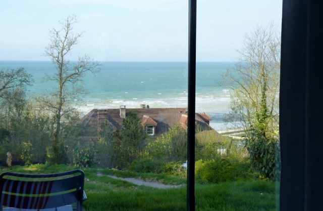 The small Zeph, 2 minutes from the beach on foot