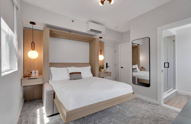 The St. Laurent: Queen - Sleeps 2
