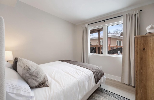 The Suite Escape: Modern 2 Bed Garden Suite in North York