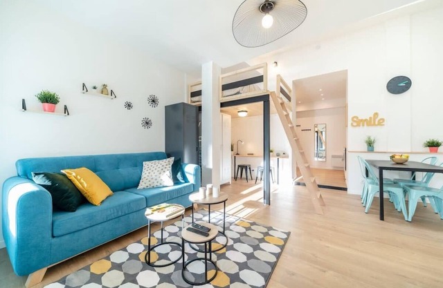 The TANNEURS - Charming 6-person apartment - Steps from Valmy Metro