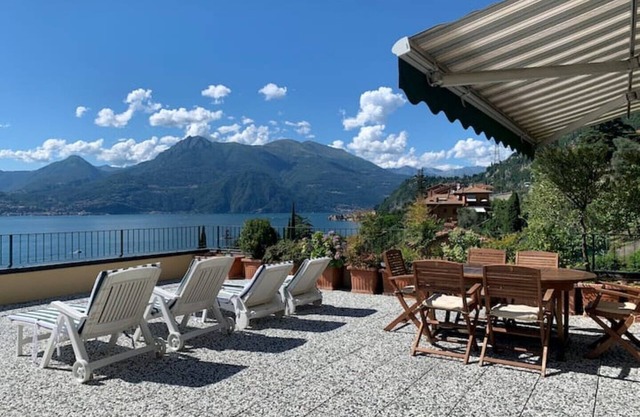 The Terrace on the lake