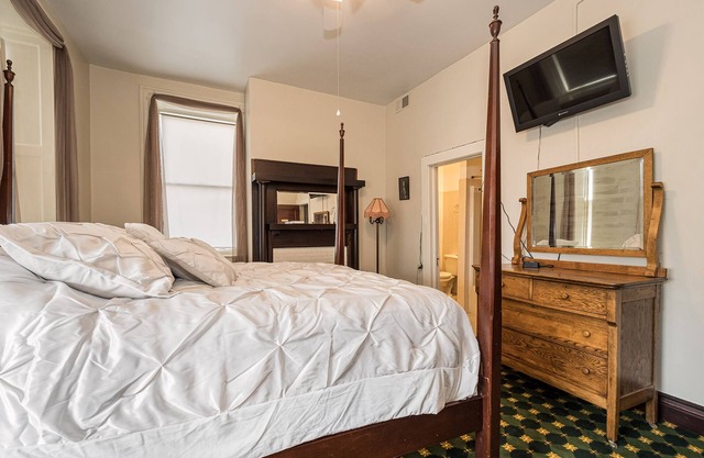 The Titlow | Historic Victorian Inn Room