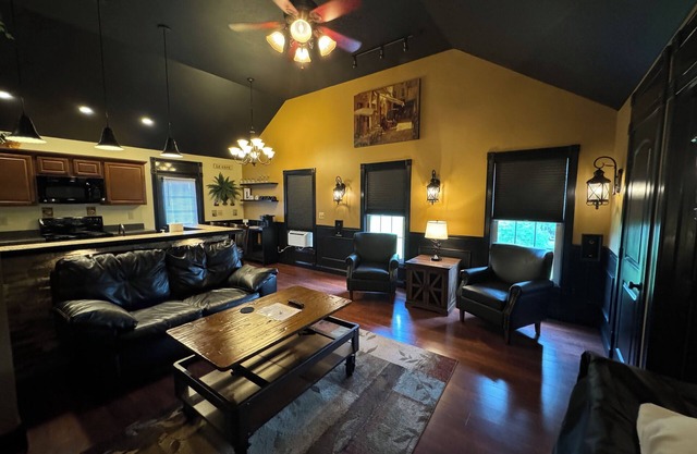 The Tuscan- 1.3 miles from World Equestrian Center.Beautiful country setting!