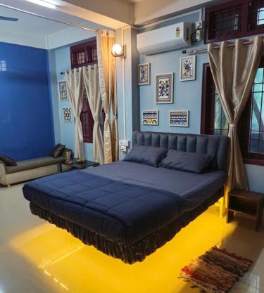 The Urban Homestay Premium Floating Bed AC Room Free Parking