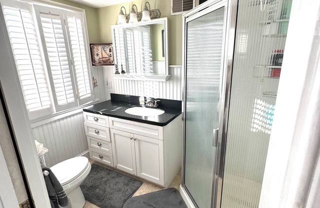 The view of the beach from the penthouse deck resort with AC in charm Salisbury