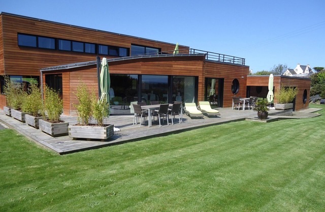 The `Villa Des Îles' (Villa of the Isles)