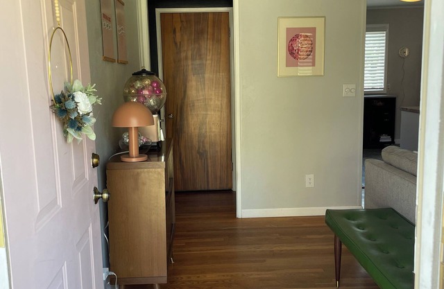 The Violet Villa - Cozy 2 bedroom Benson cutie