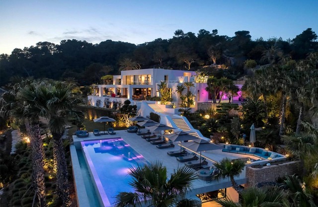 The Wave Villa – Luxury villa with stunning sea views in S’Estanyol, Ibiza