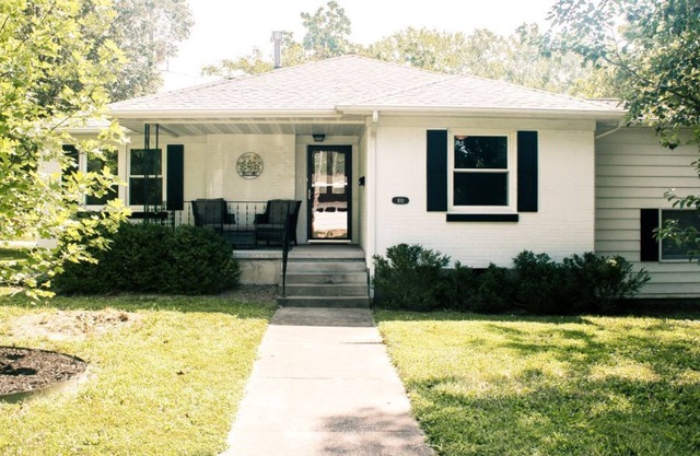 The Webber Cottage blocks from downtown, shopping, Missouri S&T, parks and more.