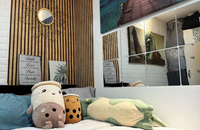 The White Haven is 15 mins away from Clark's Must See Destinations and Airport.